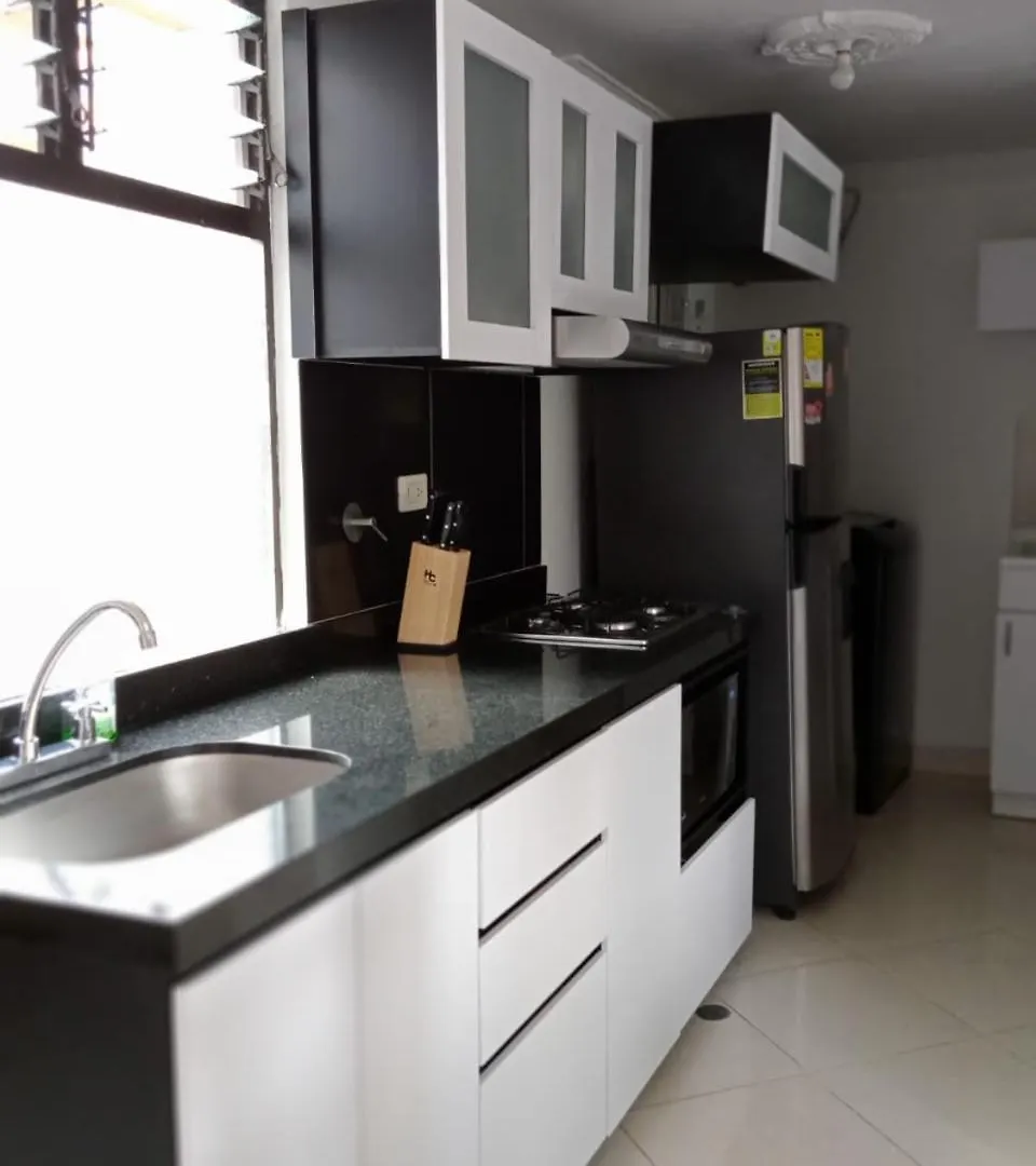 Apartamento Renovado Parque La Floresta, Reserva Minimo De 21 Dias Medellin