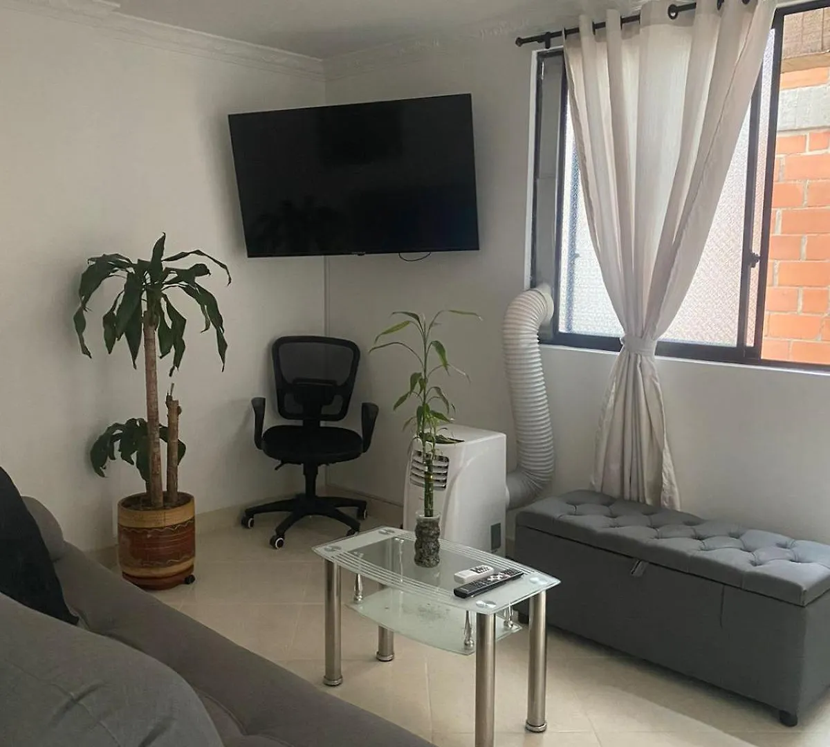 Apartamento Renovado Parque La Floresta, Reserva Minimo De 21 Dias Colombia